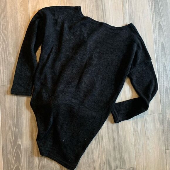 Black sweater size small - Picture 2 of 5